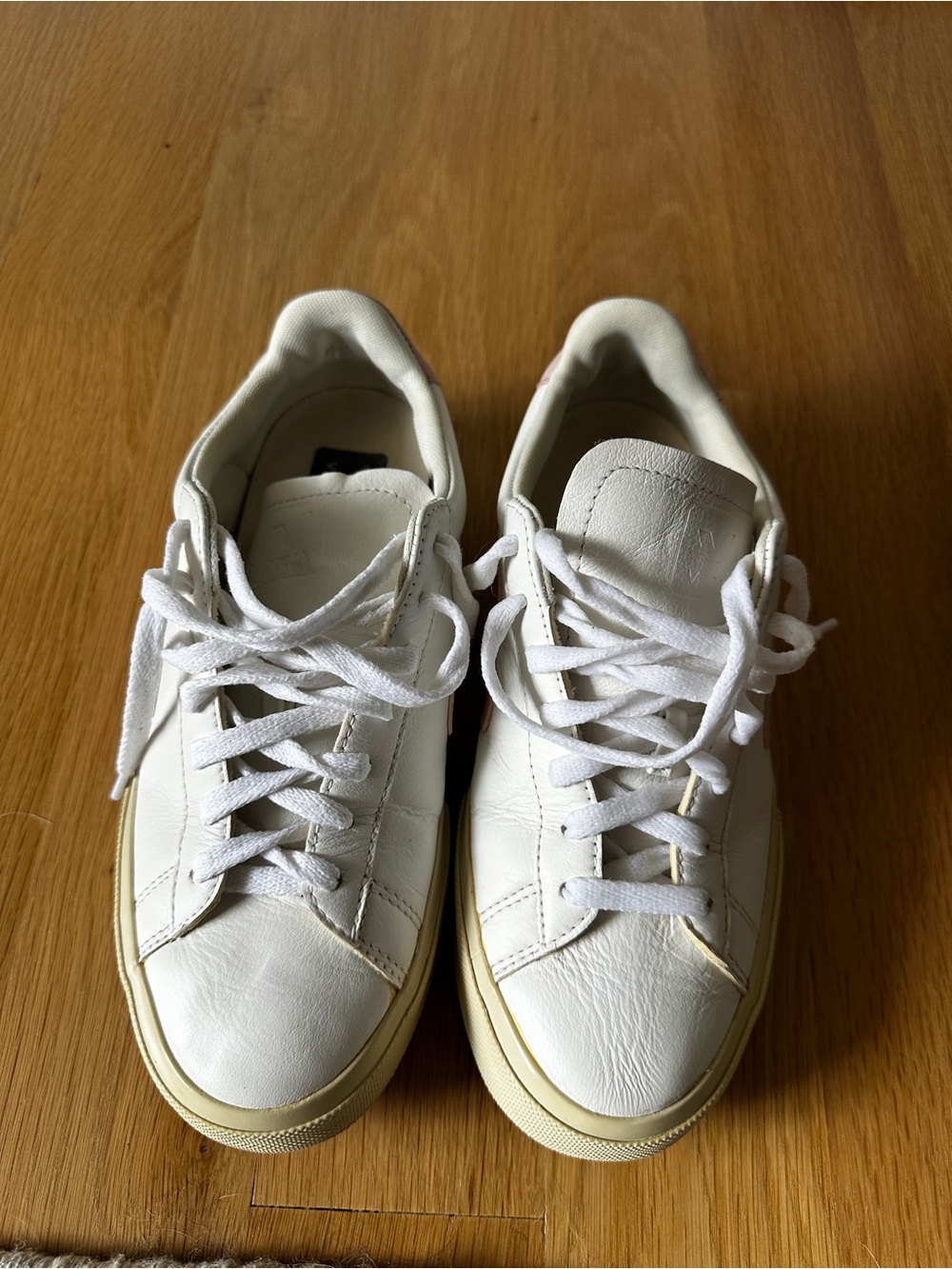 Veja Campo Women's White Low-Top  Sneakers 7/38